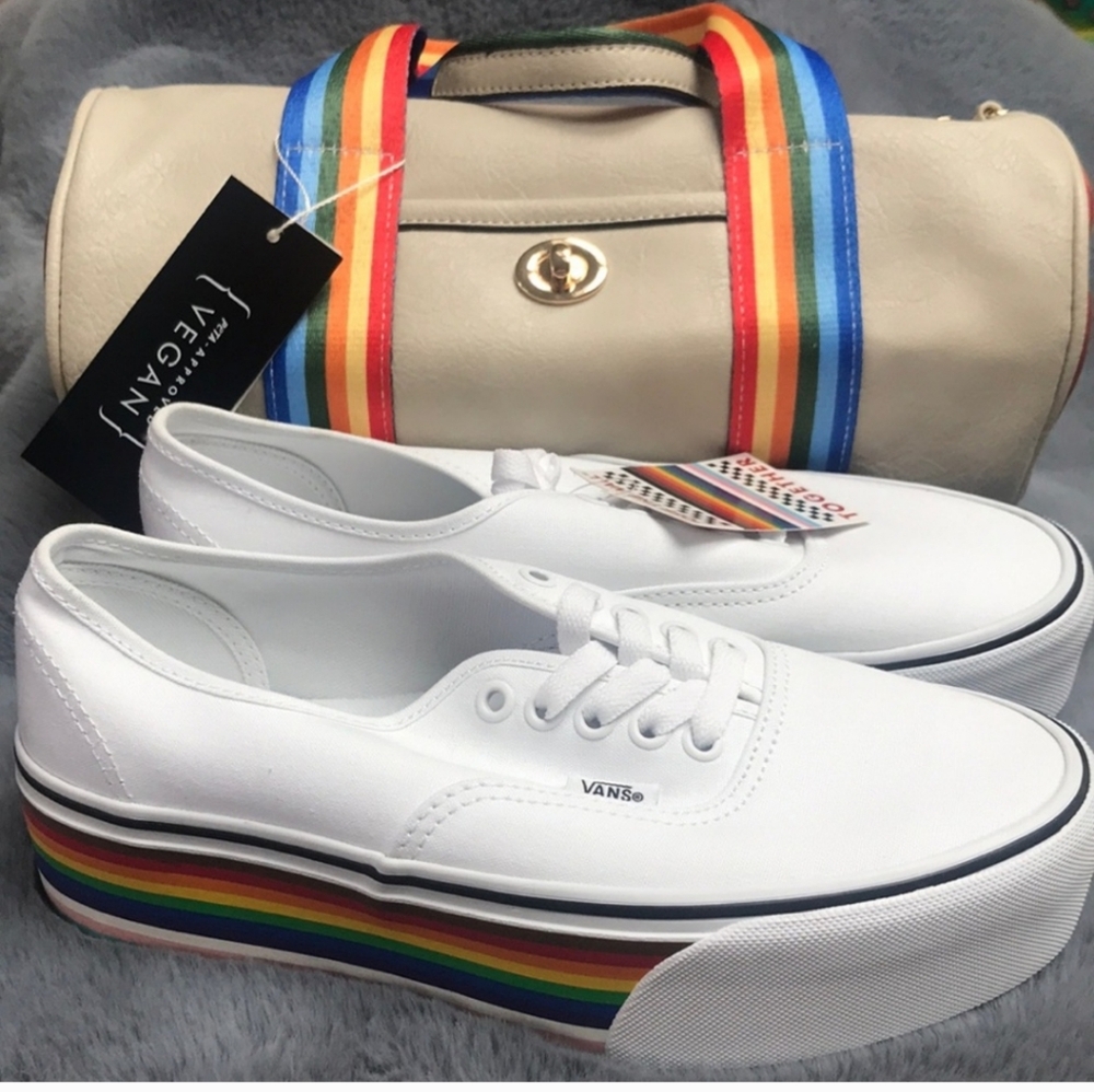 Nwt Rainbow 🌈 Vans w/duffle bag